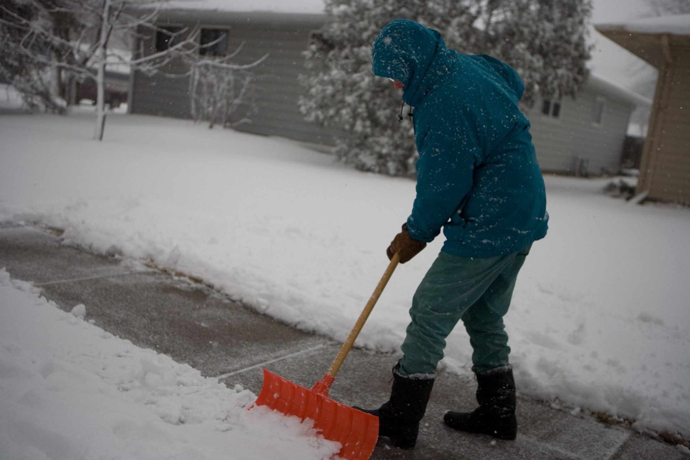 Ten Dos and Don’ts of Sidewalk Snow Removal | Sterling, VA